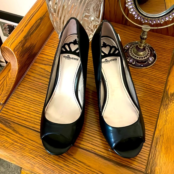 NWOT Fergalicious black platform heels - Picture 1 of 7